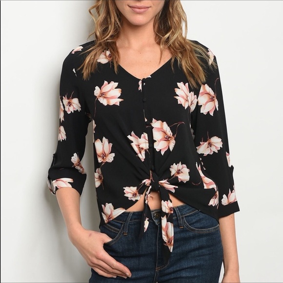 ✨Black Floral Blouse✨ - Picture 2 of 4